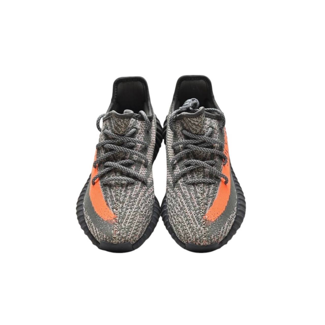 Маратонки Yeezy 350 V2 Carbon Beluga