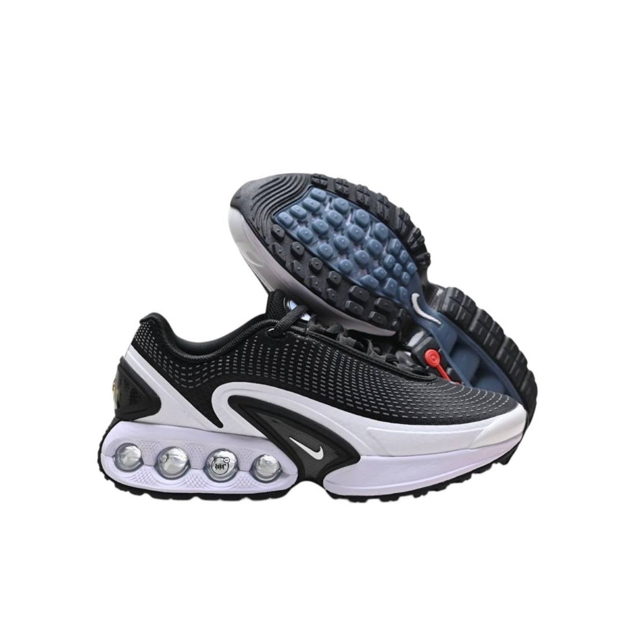 Маратонки Air Max DN Black & White