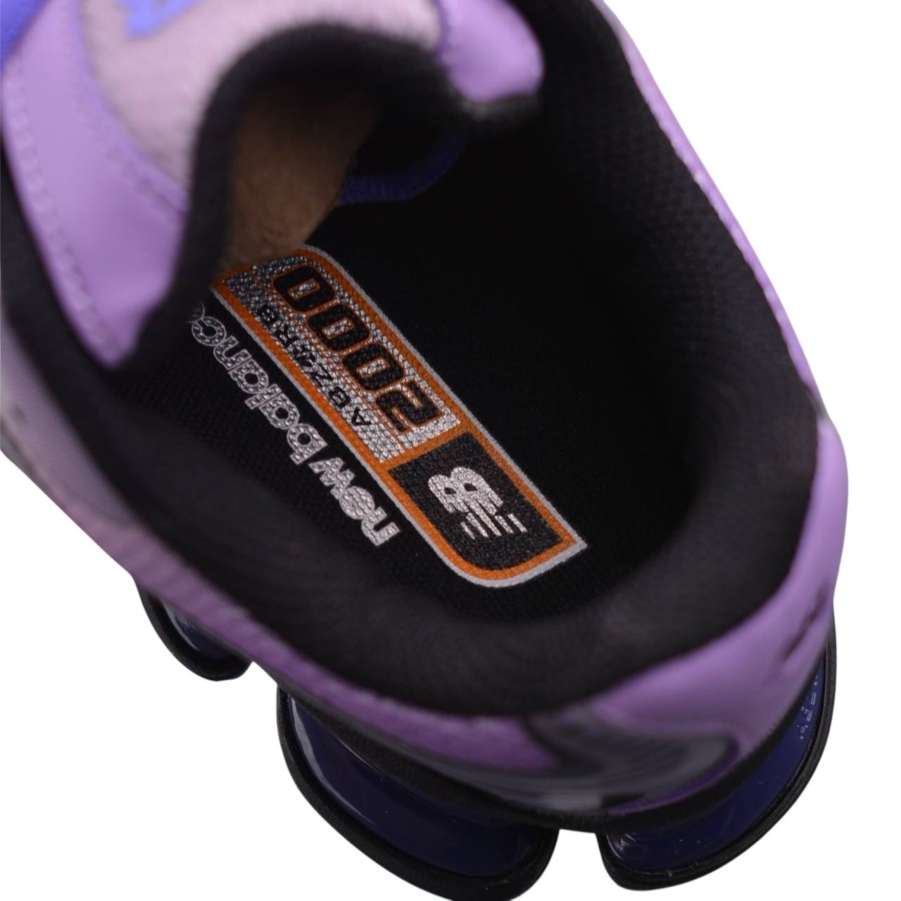 Маратонки New Balance 2000