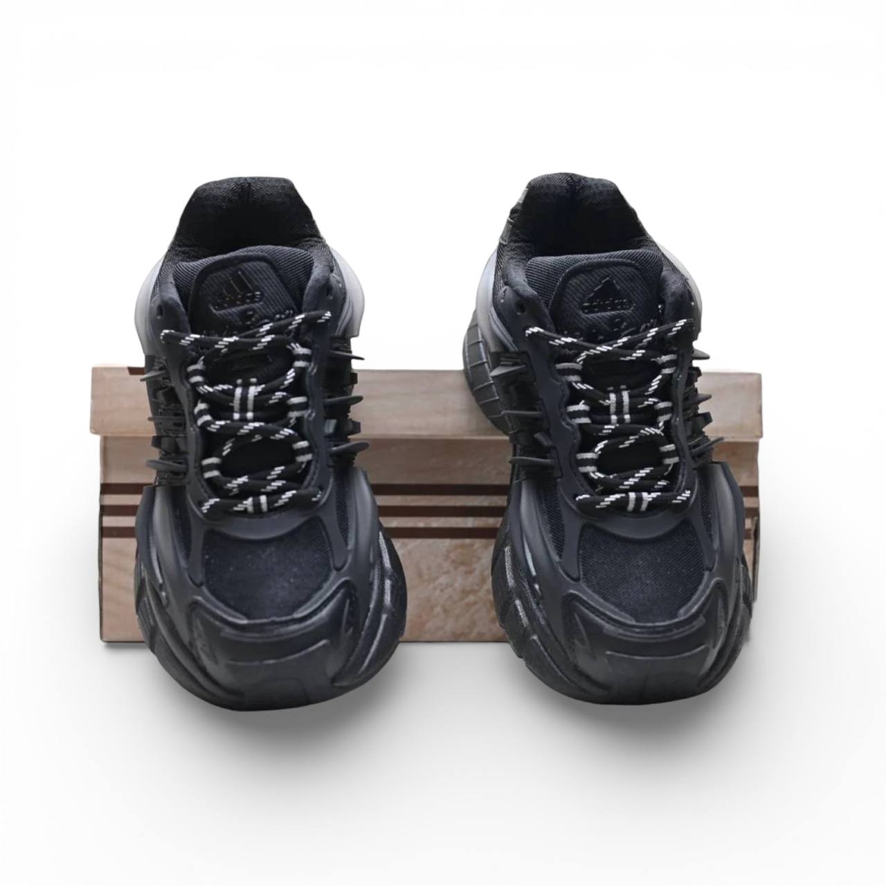 Маратонки Adidas x Pharrell Williams Jellfish Triple Black