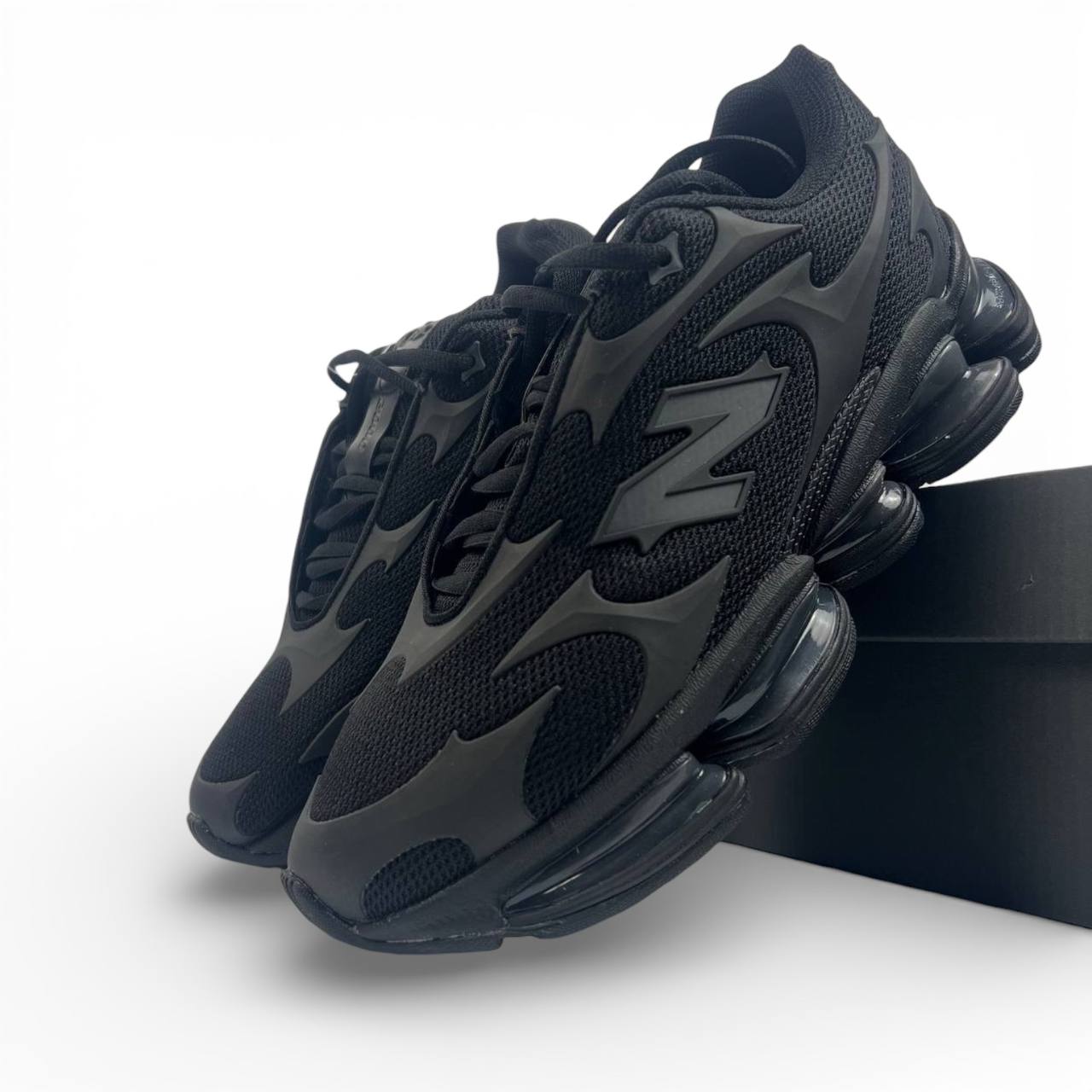 Маратонки New Balance 2000 Triple Black