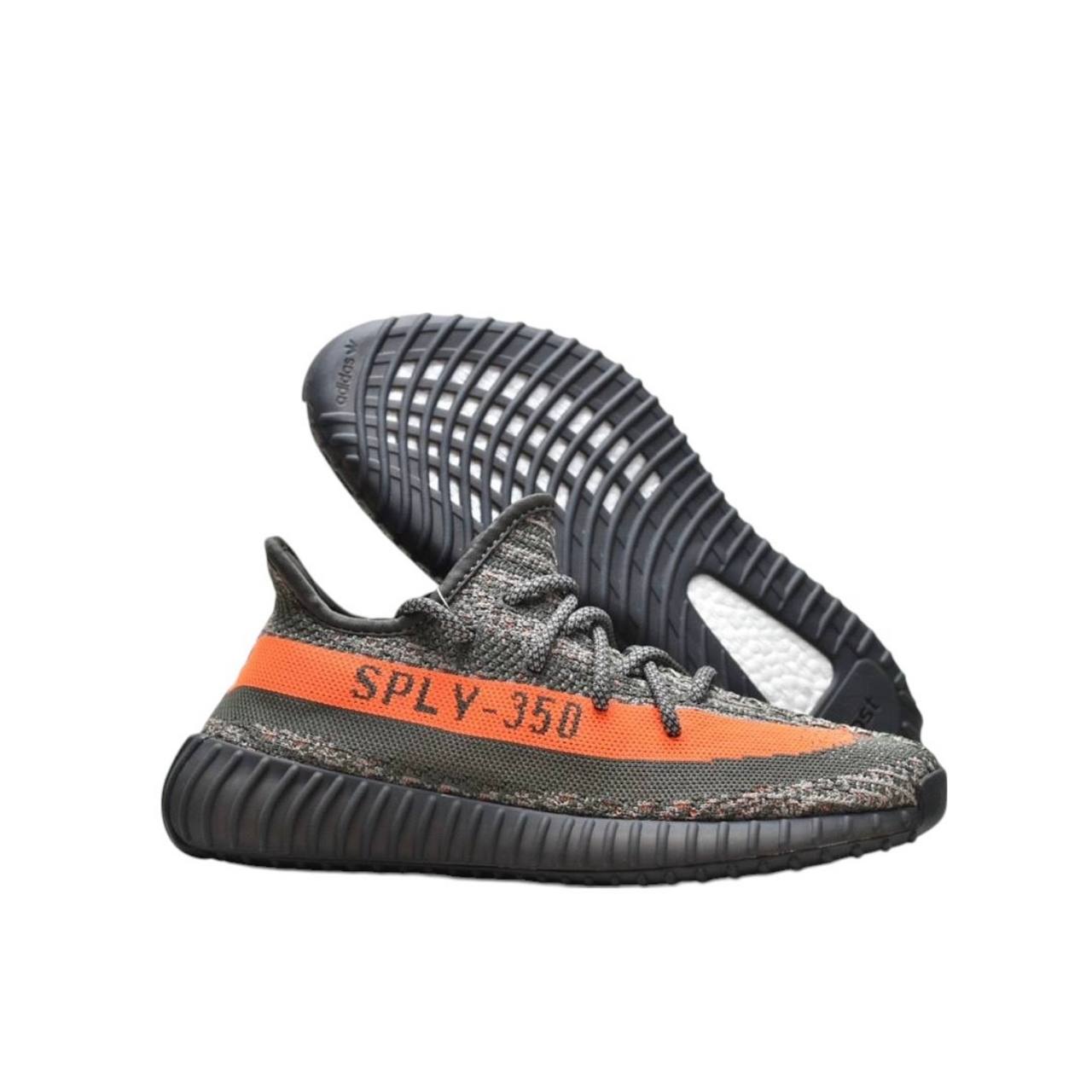 Маратонки Yeezy 350 V2 Carbon Beluga