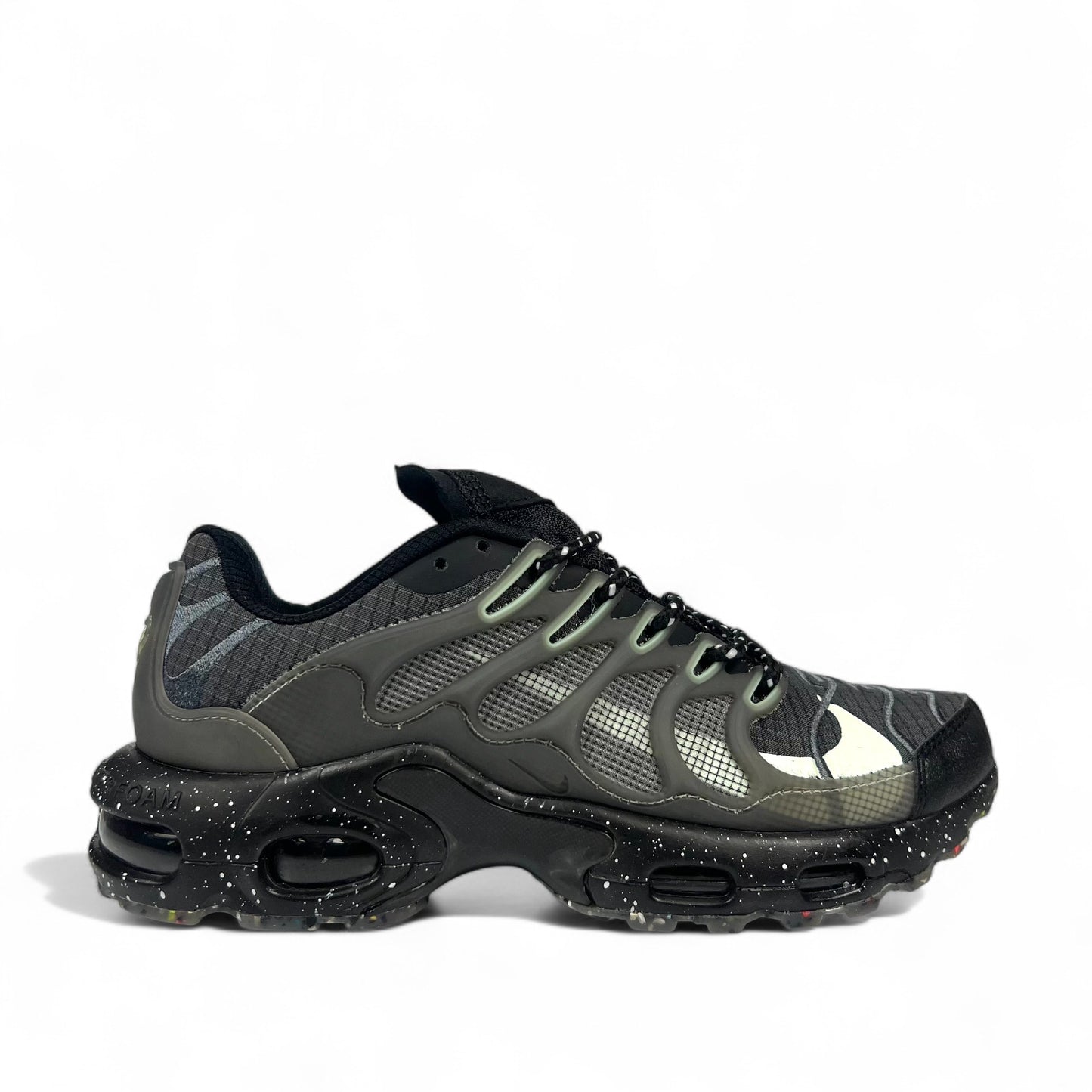 Маратонки Air Max Plus Terrascape Black & White
