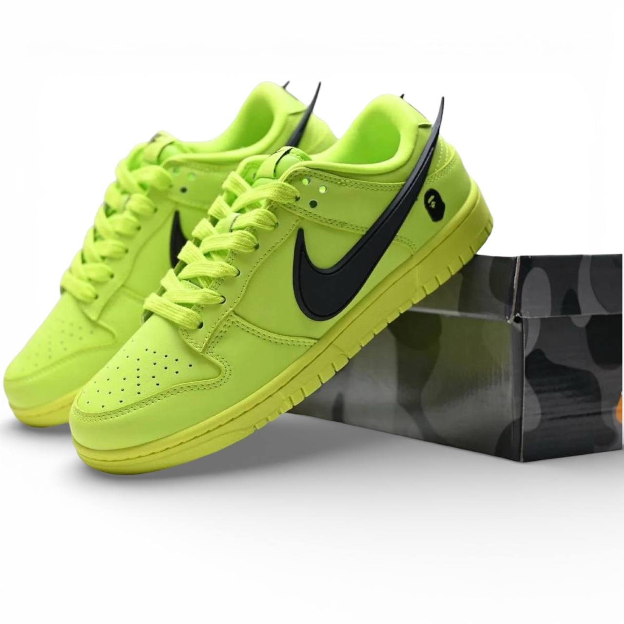 Маратонки SB Dunk Low Bape Ambush