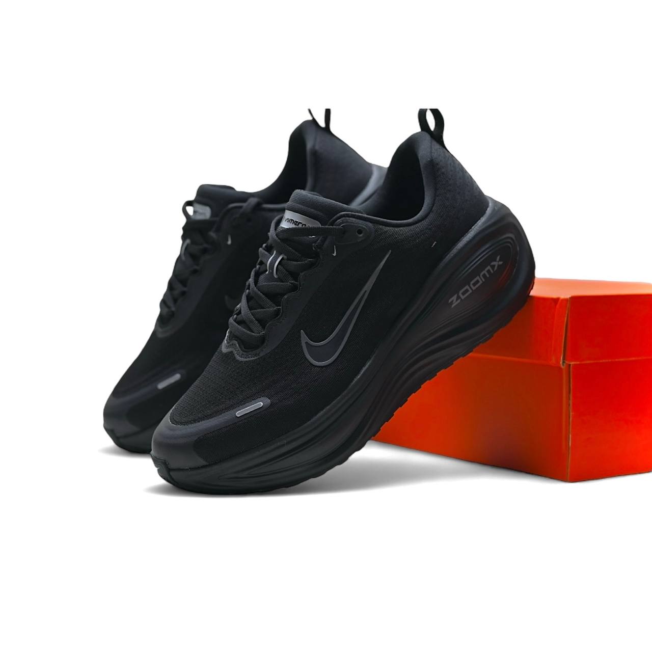 Маратонки Vomero Plus Black